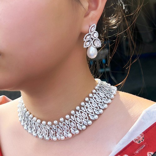 Collana girocollo perle larghe