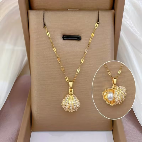 Collana con ciondolo