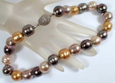 Collana di perle finte