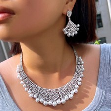 Orecchini e collana goccia