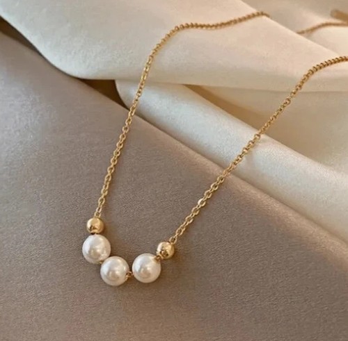 Collana con ciondolo perle